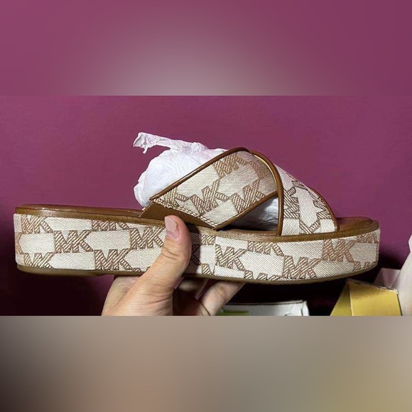 Michael Kors Indira Sandals - Picture 2 of 3